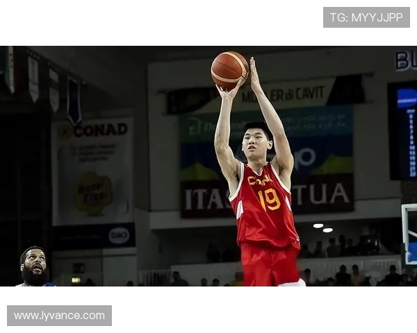 任骏飞领衔球队奋战新赛季展现篮球激情与团队精神的完美结合